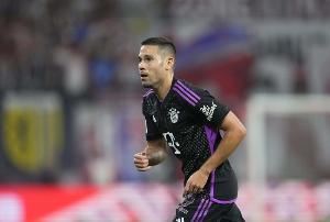 记者：拜仁不太可能与格雷罗续约，愿意让球员明夏自由身离队