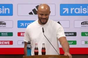 诺伊尔失误？孔帕尼：我才不会批评头号门将 迪亚斯本周3球很重要